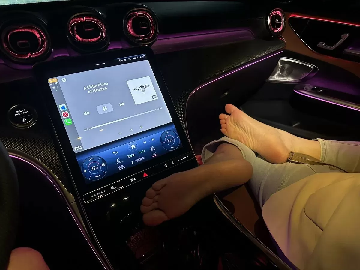 HK大神和小助手TK细长嫩脚，找不到好的ee就挠一挠小助手 (7).webp