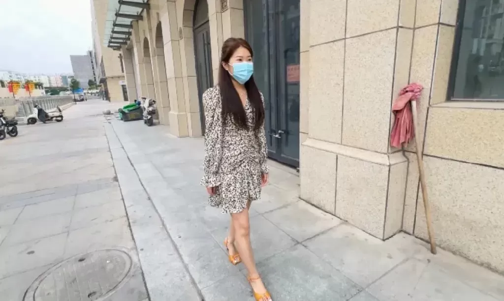 老同学-下班回家 小汗脚被我做成足盒TK (1).webp