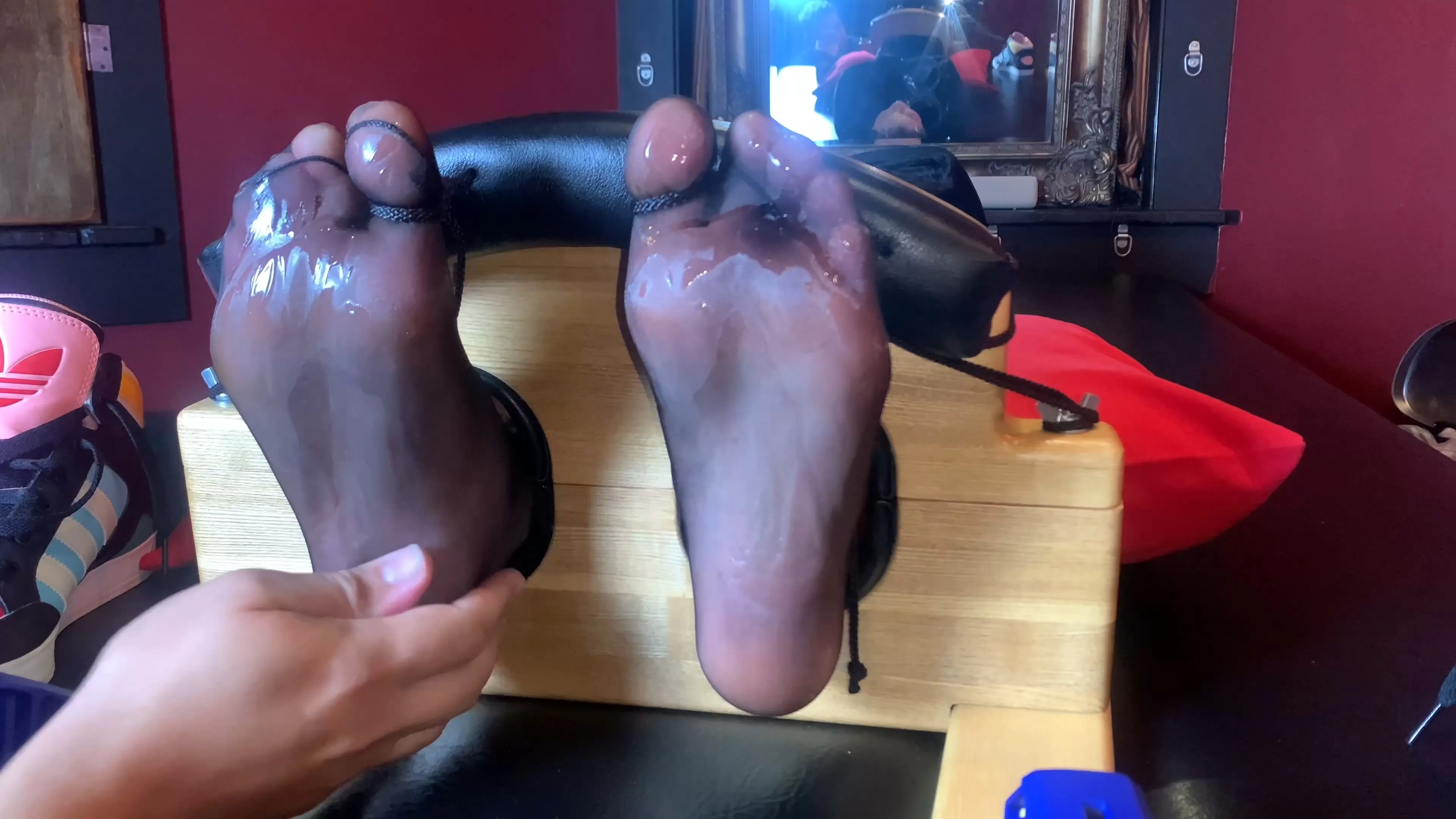 TheDevilsFootstool – Tessa Jane Toe-Tied and Tickled.mp4_snapshot_08.28.333.webp
