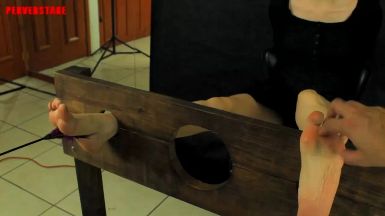 Perverstage - Johana's Pink Soles.mp4_snapshot_02.26.020.webp