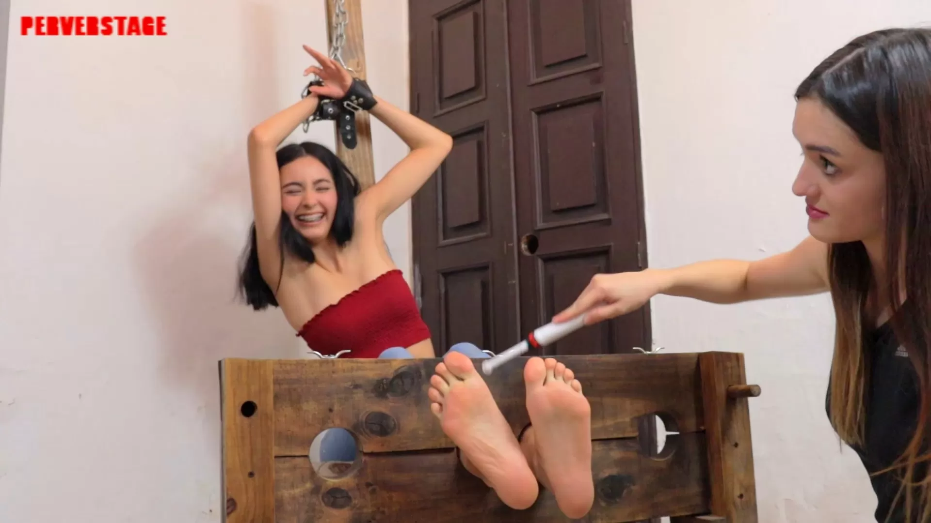 Perverstage – Intense Tickling until you Cry of Laughter (Perla).mp4_snapshot_1.webp