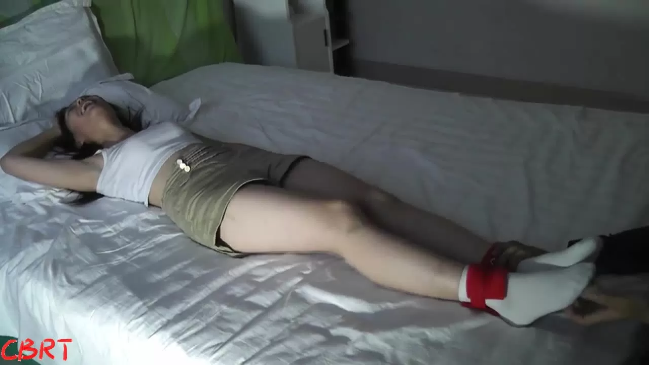 CBRT - Linda - Feet in Socks_214_0.webp