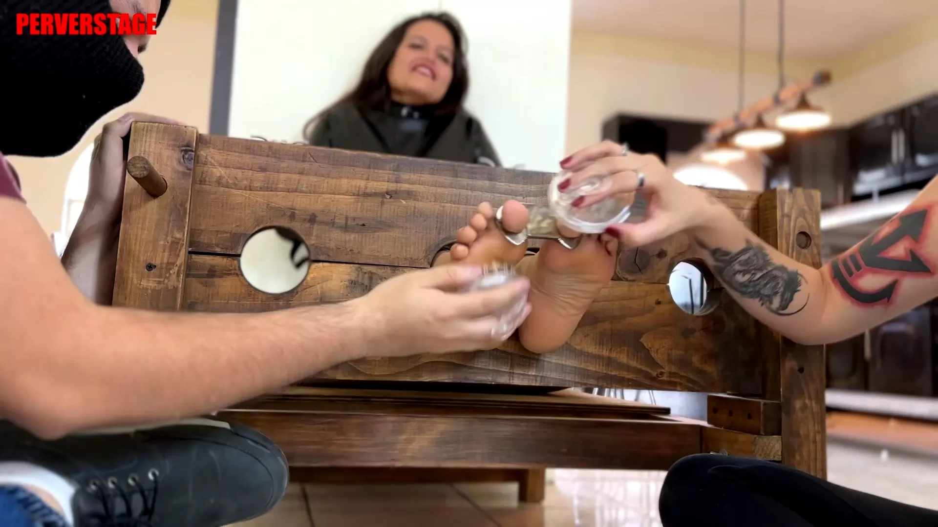 Perverstage – Amazon girl with extremely ticklish feet.mp4_snapshot_12.30.783.webp