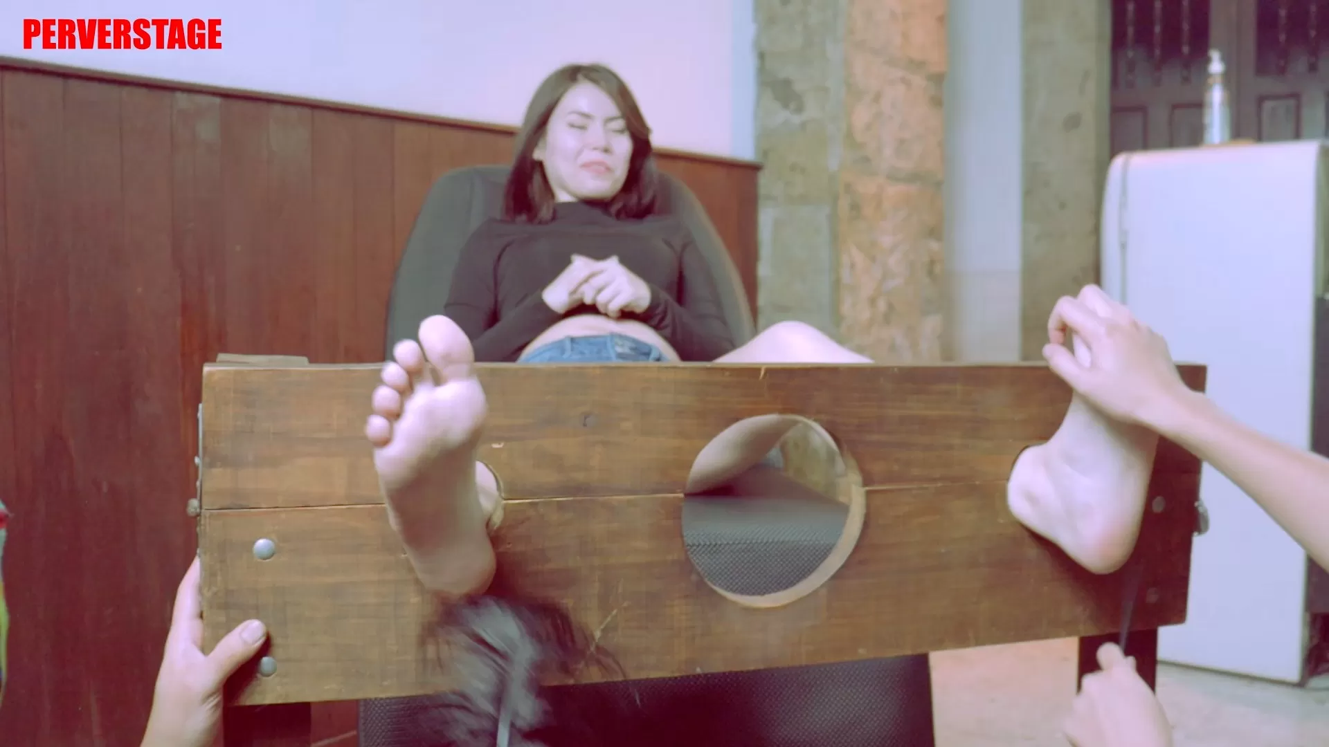 Perverstage – Small Feet in Stock (Jane).mp4_snapshot_03.11.891.webp