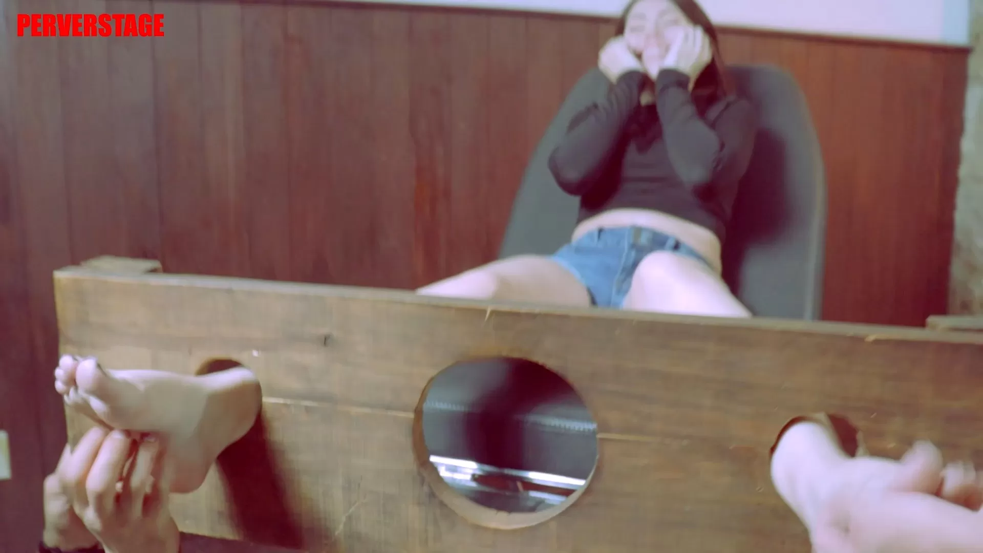 Perverstage – Small Feet in Stock (Jane).mp4_snapshot_04.10.283.webp