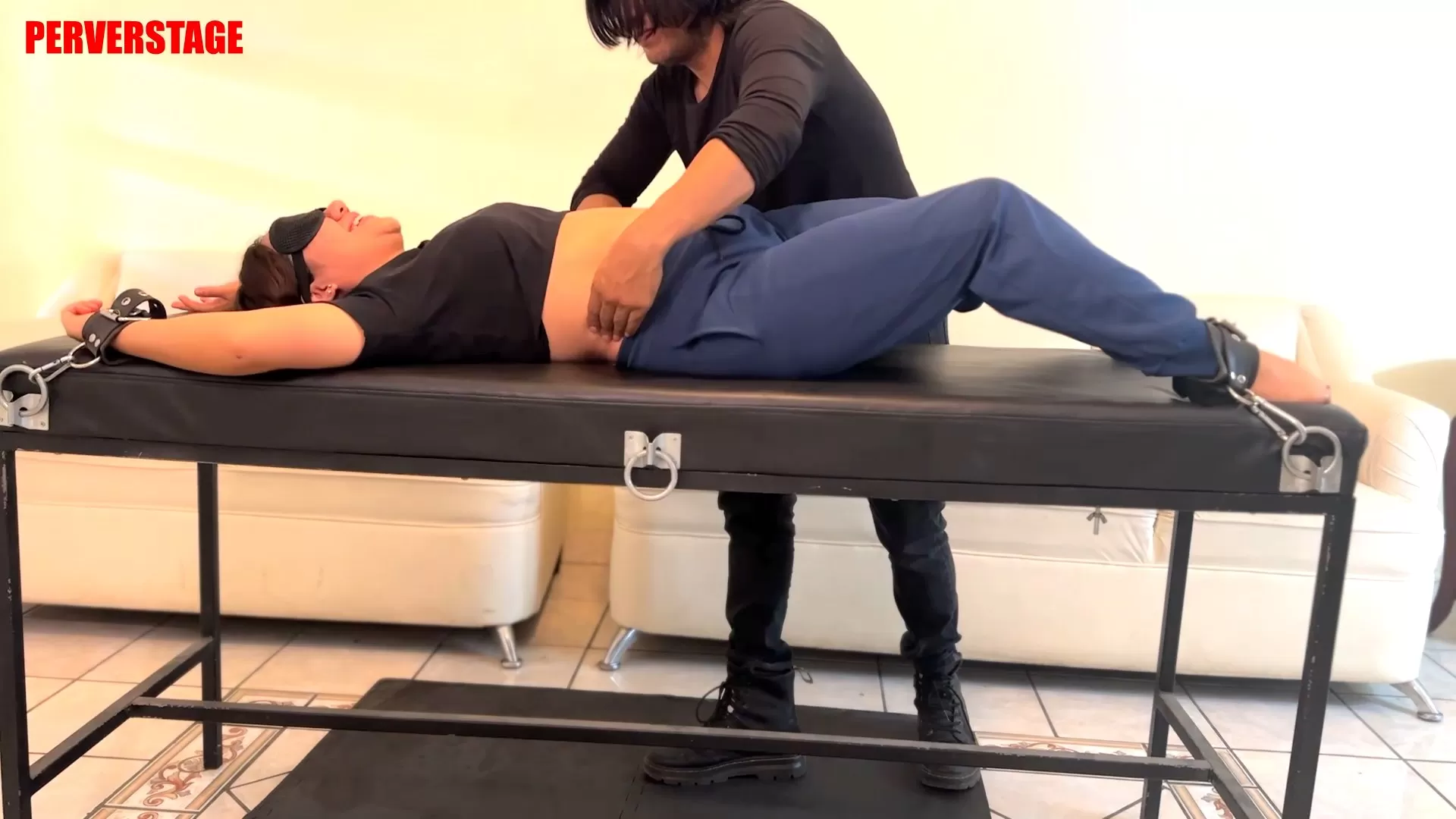 Perverstage – Aura writhing with laughter.mp4_snapshot_06.15.408.webp