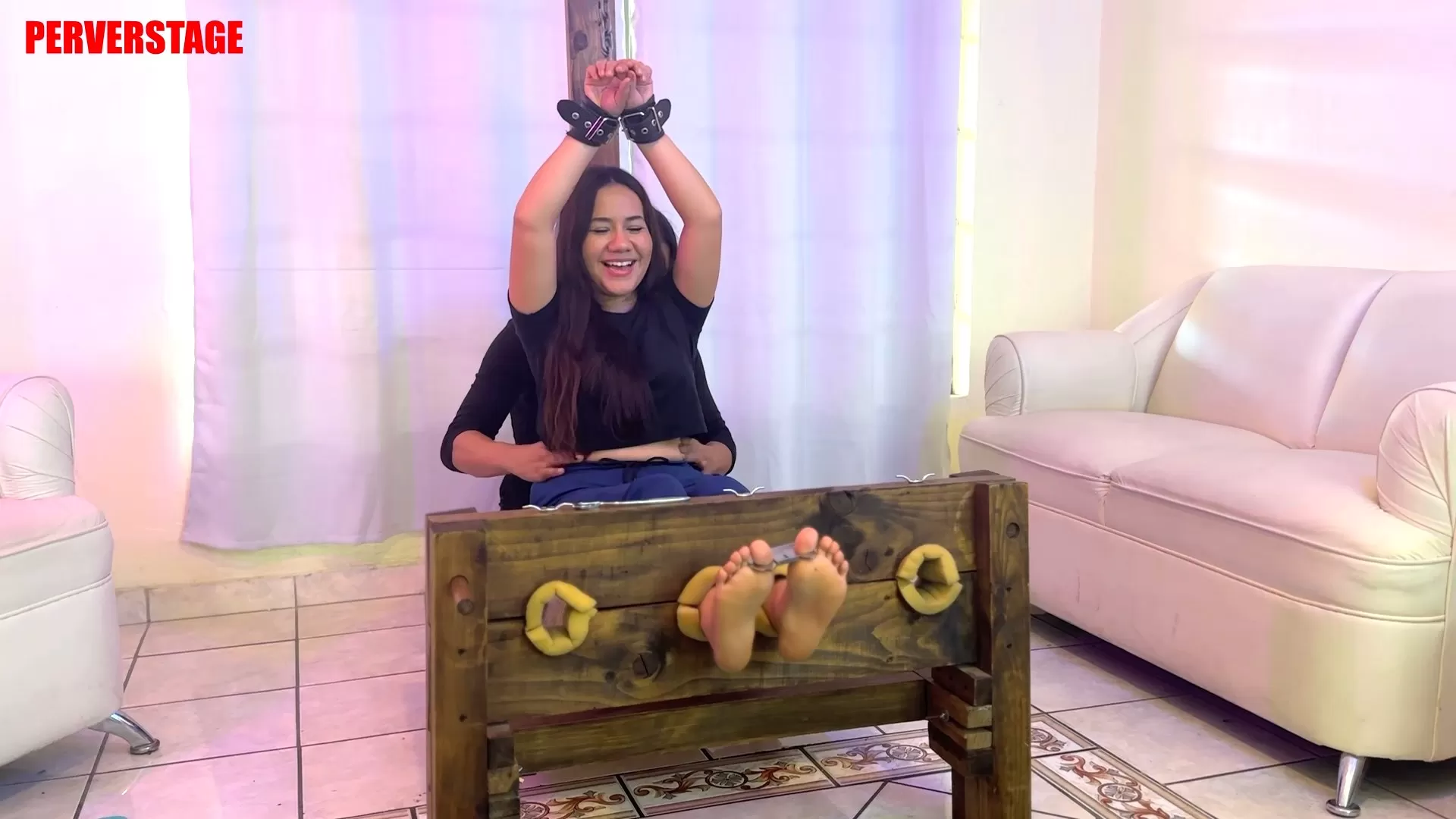 Perverstage – Foot Size 5 Stuck in the Stock.mp4_snapshot_09.43.949.webp