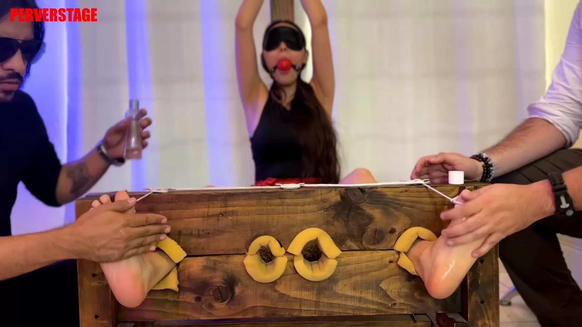 Perverstage – Mich’s first time at Perverstage.mp4_snapshot_14.19.224.webp