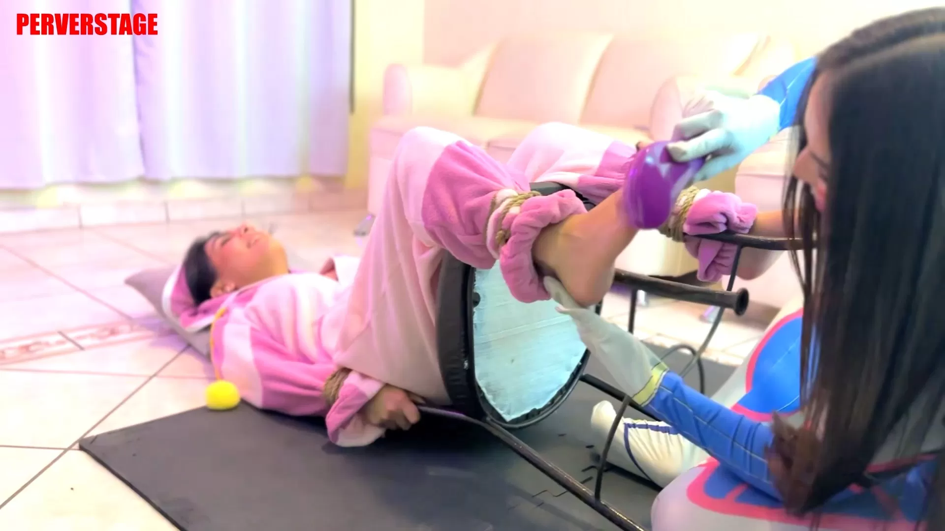 Perverstage – Tickle duel Dva vs Juri Round 1 (Custom).mp4_snapshot_10.42.341.webp