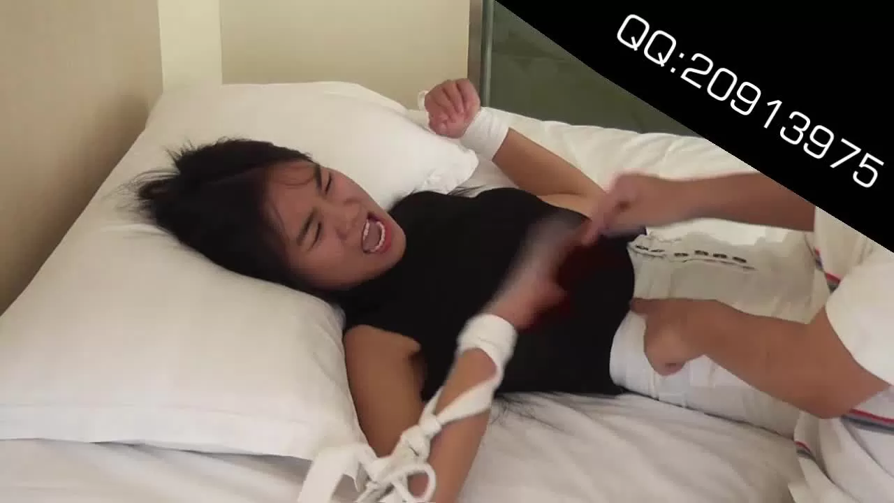 CBRT - Jingjing - First Tickling_40_0.webp