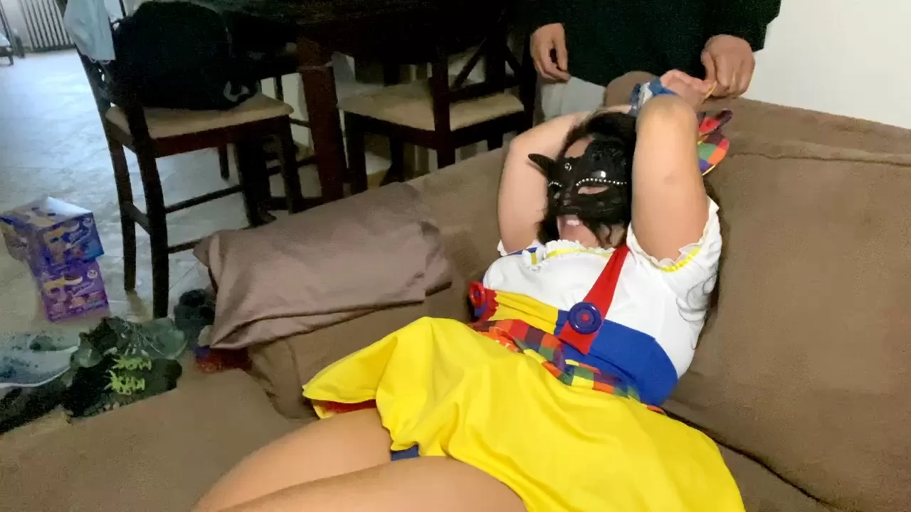 TheBKTickler – Roslyn’s Halloween party detour – full body.mp4_snapshot_00.24.000.webp