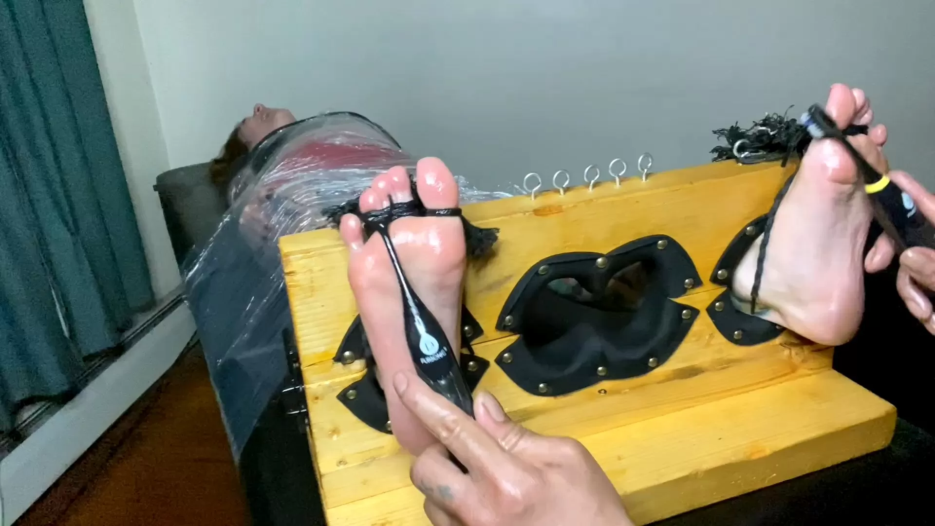 TheBKTickler – Scarlett Storm Wrecked And Wrecked!.mp4_snapshot_01.38.000.webp