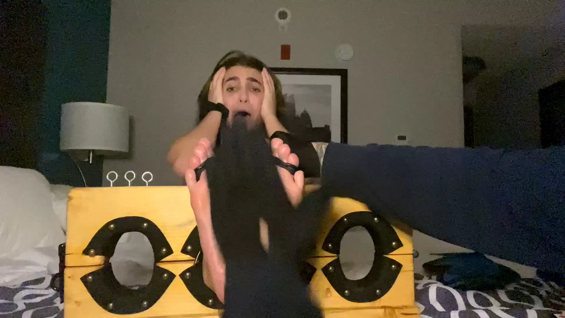 TheBKTickler – Goddess Faith And The Foot Stocks.mp4_snapshot_09.02.000.webp