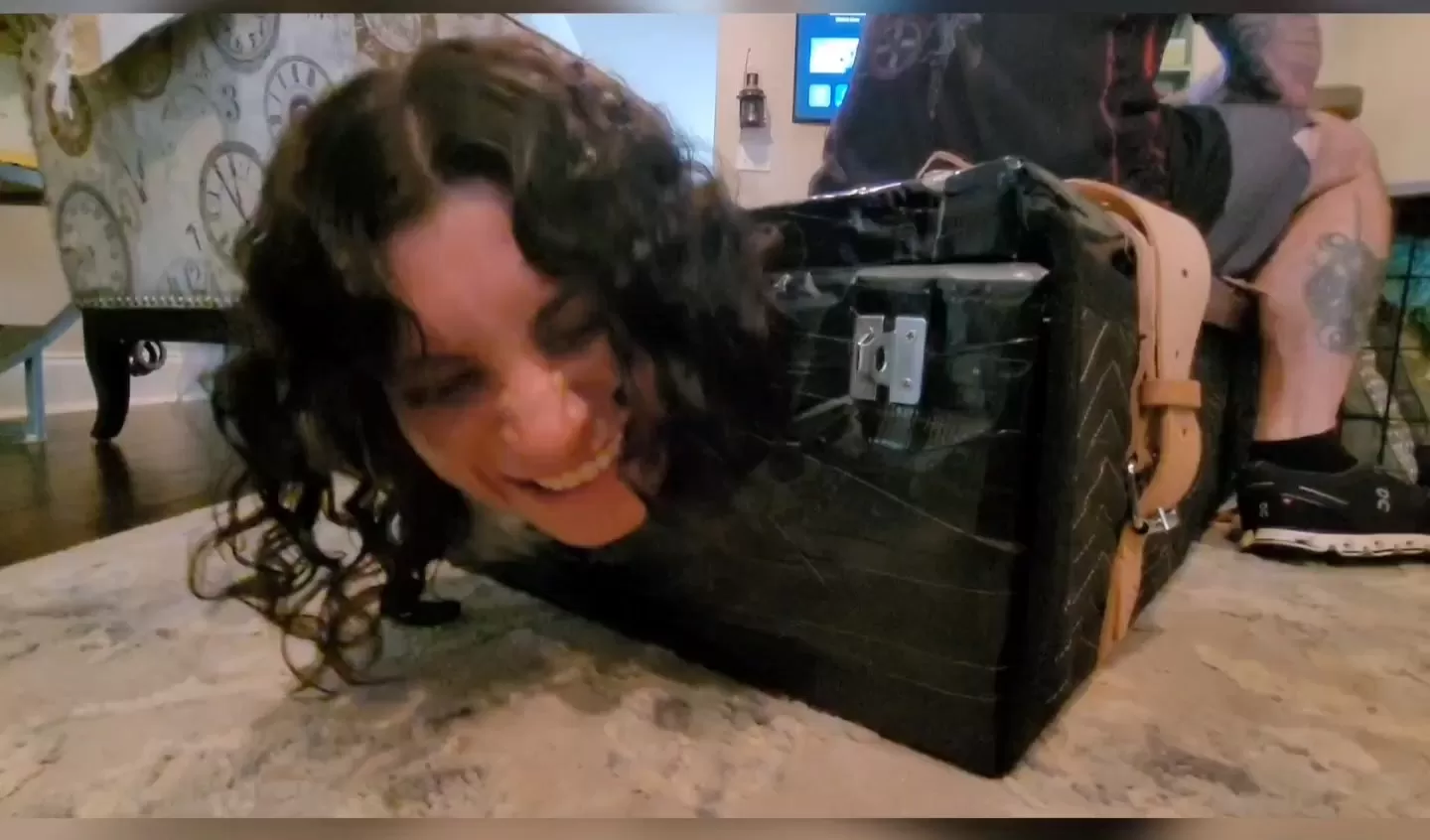 Fettish – Bella Luxx in HOSTickEL.mp4_snapshot_08.08.000.webp