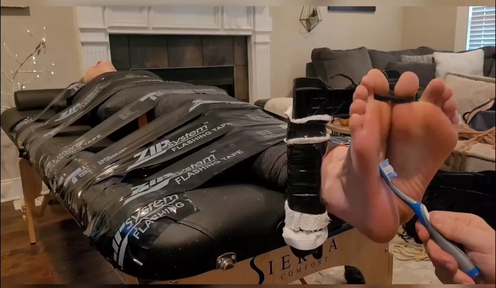 Fettish – Courtney Meets the Tickle Table.mp4_snapshot_03.53.000.webp