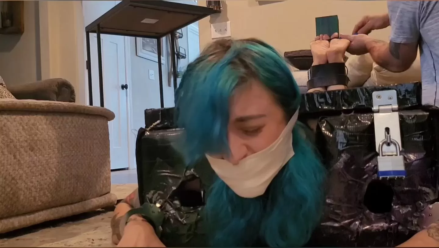 Fettish – When The Box Is Rockin.mp4_snapshot_14.51.000.webp