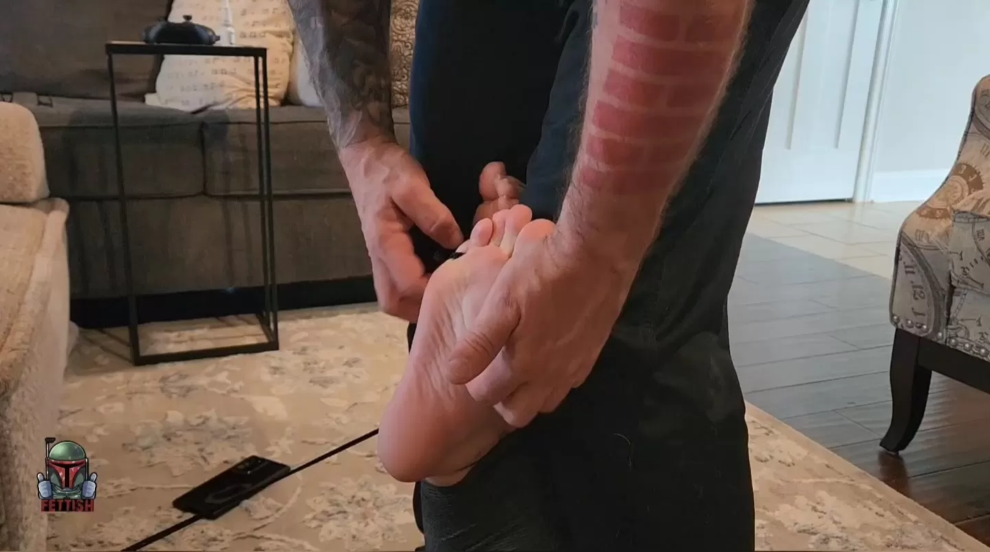 Fettish – Hogtied Mummified Ticklefied!.mp4_snapshot_09.21.000.webp