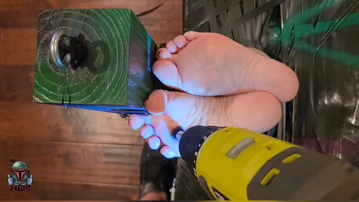 Fettish – HOSTickEL – Kitty Quinn.mp4_snapshot_08.05.000.webp