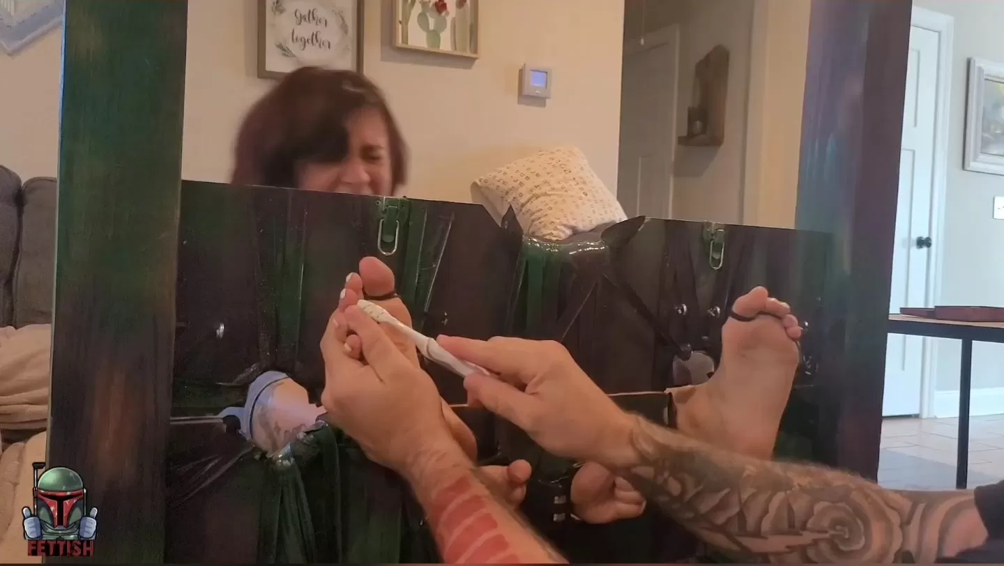 Fettish – Locked and Stocked – Mia Hope.mp4_snapshot_11.41.000.webp