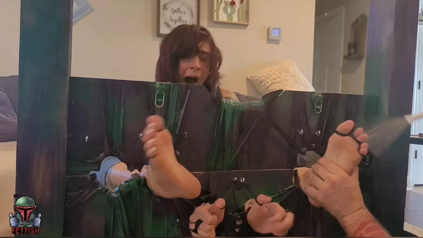 Fettish – Locked and Stocked – Mia Hope.mp4_snapshot_16.12.000.webp