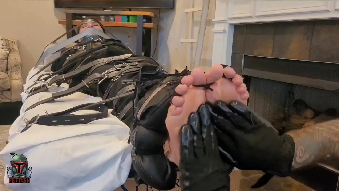 Fettish – No Safeword – Bella Luxx.mp4_snapshot_04.53.000.webp