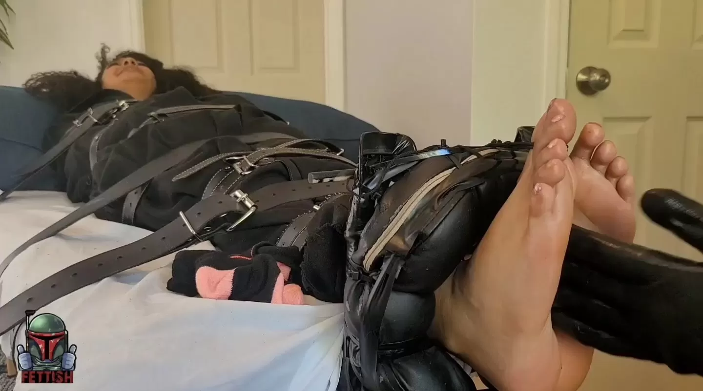 Fettish – The Tickle Table – Princess Sophia.mp4_snapshot_14.46.000.webp