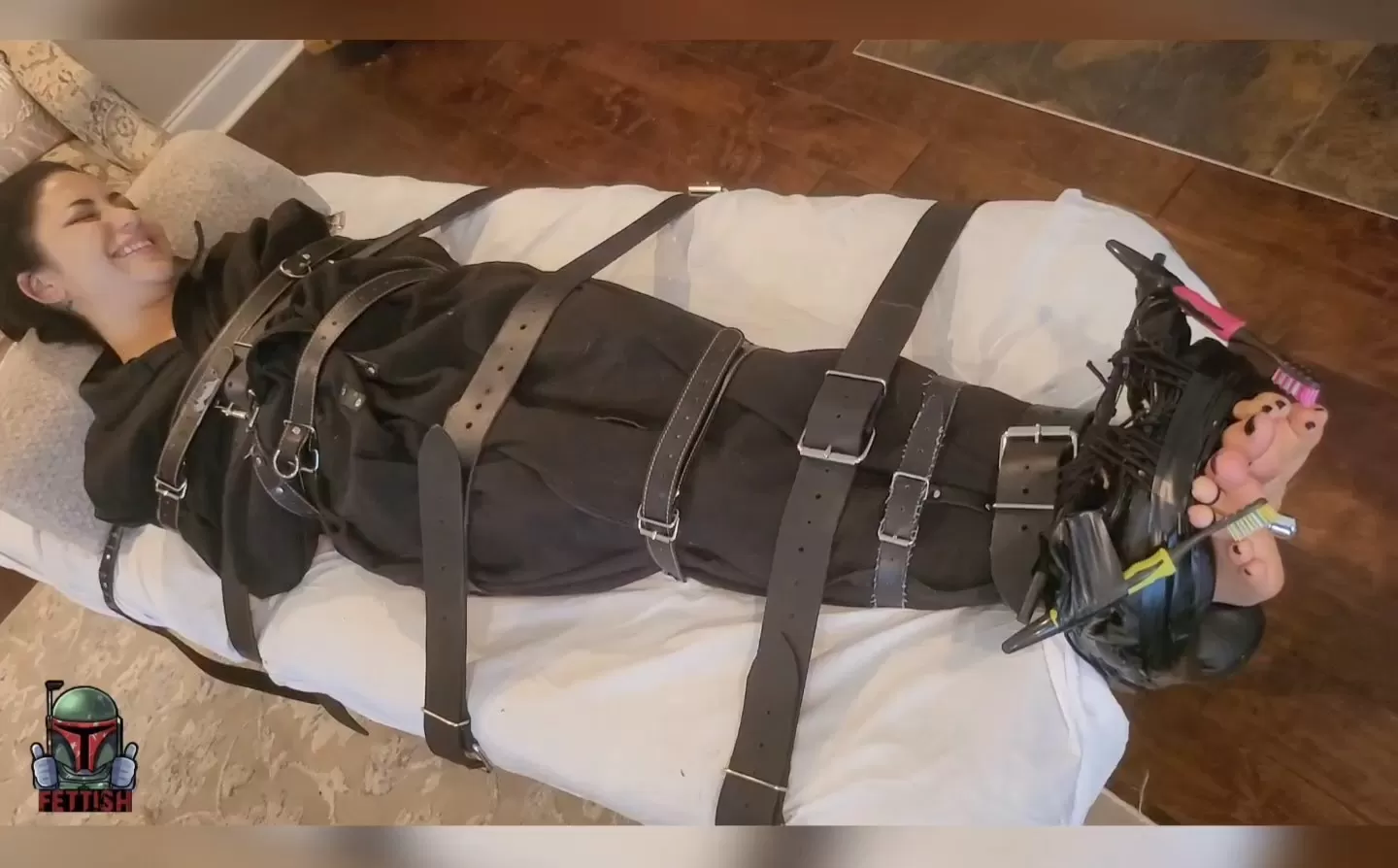 Fettish – The Tickle Table – Sushii Xhyvette.mp4_snapshot_10.29.000.webp