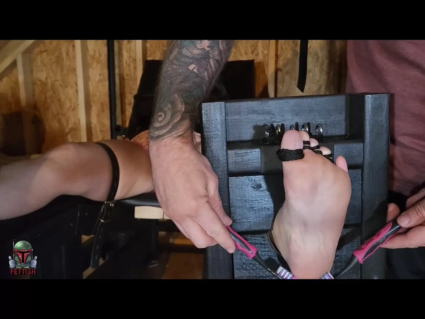 Fettish – Tickle Therapy – Liz River.mp4_snapshot_11.53.992.webp