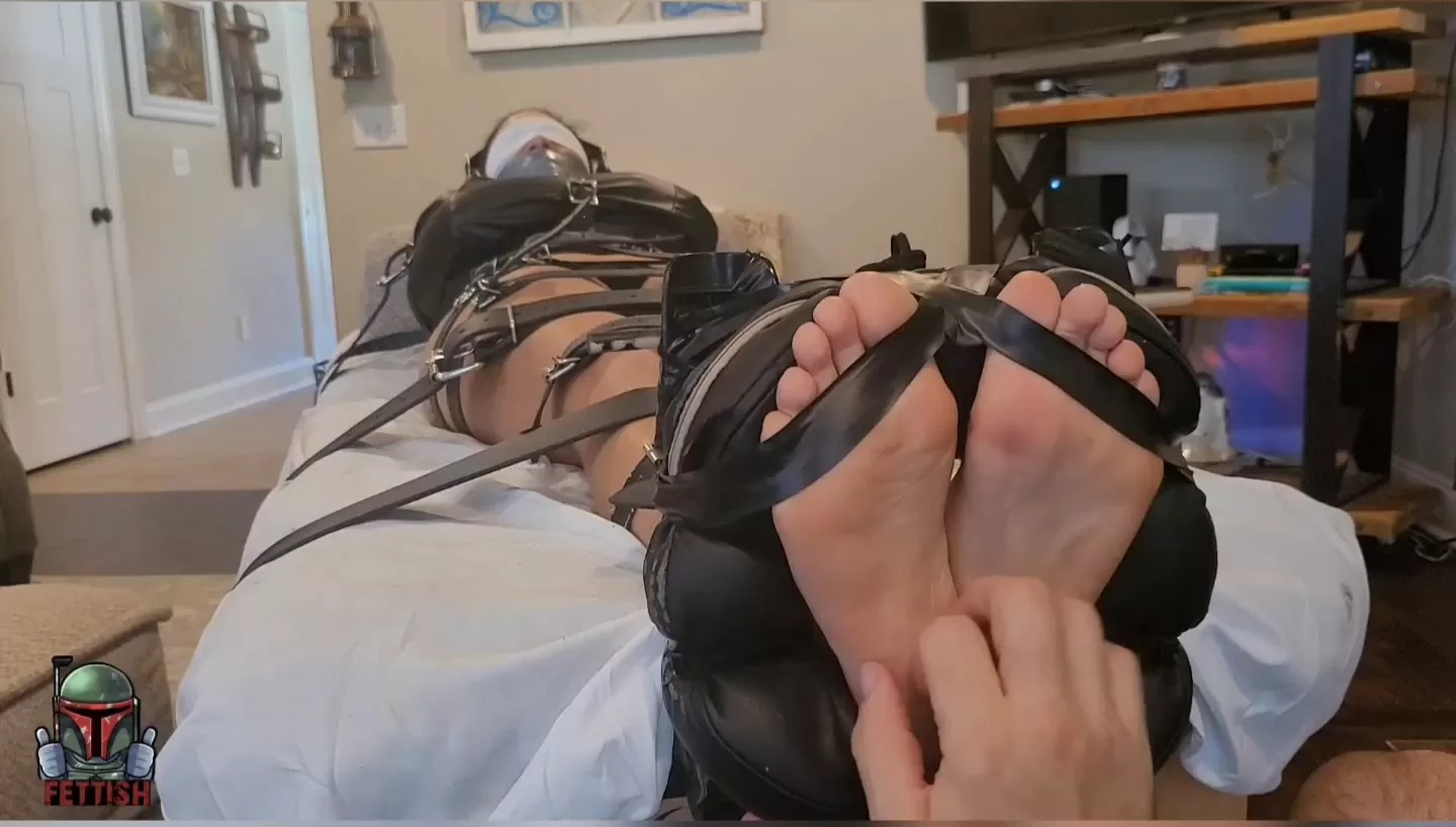 Fettish – Totally Helpless – Sushii Xhyvette.mp4_snapshot_02.21.000.webp