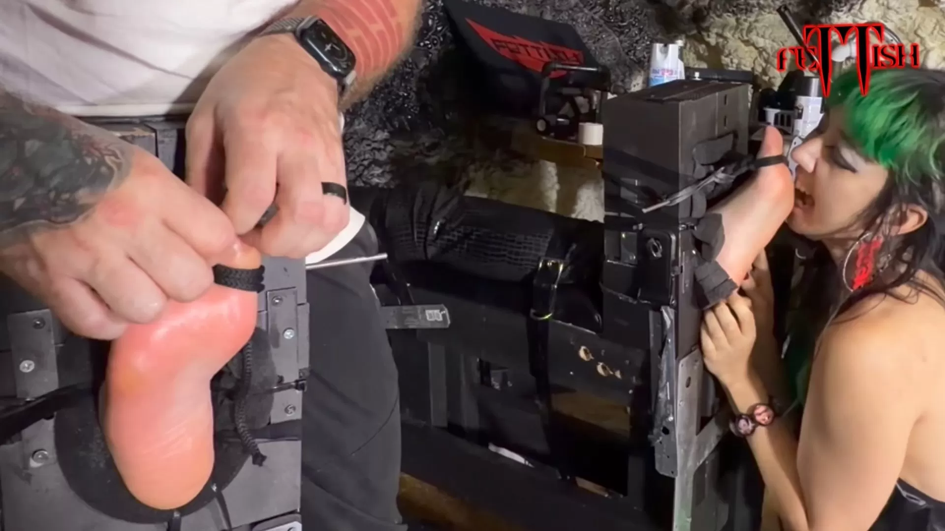 Fettish – Tickle Therapy – Ashlee Quill and Fae Donata.mp4_snapshot_16.15.000.webp