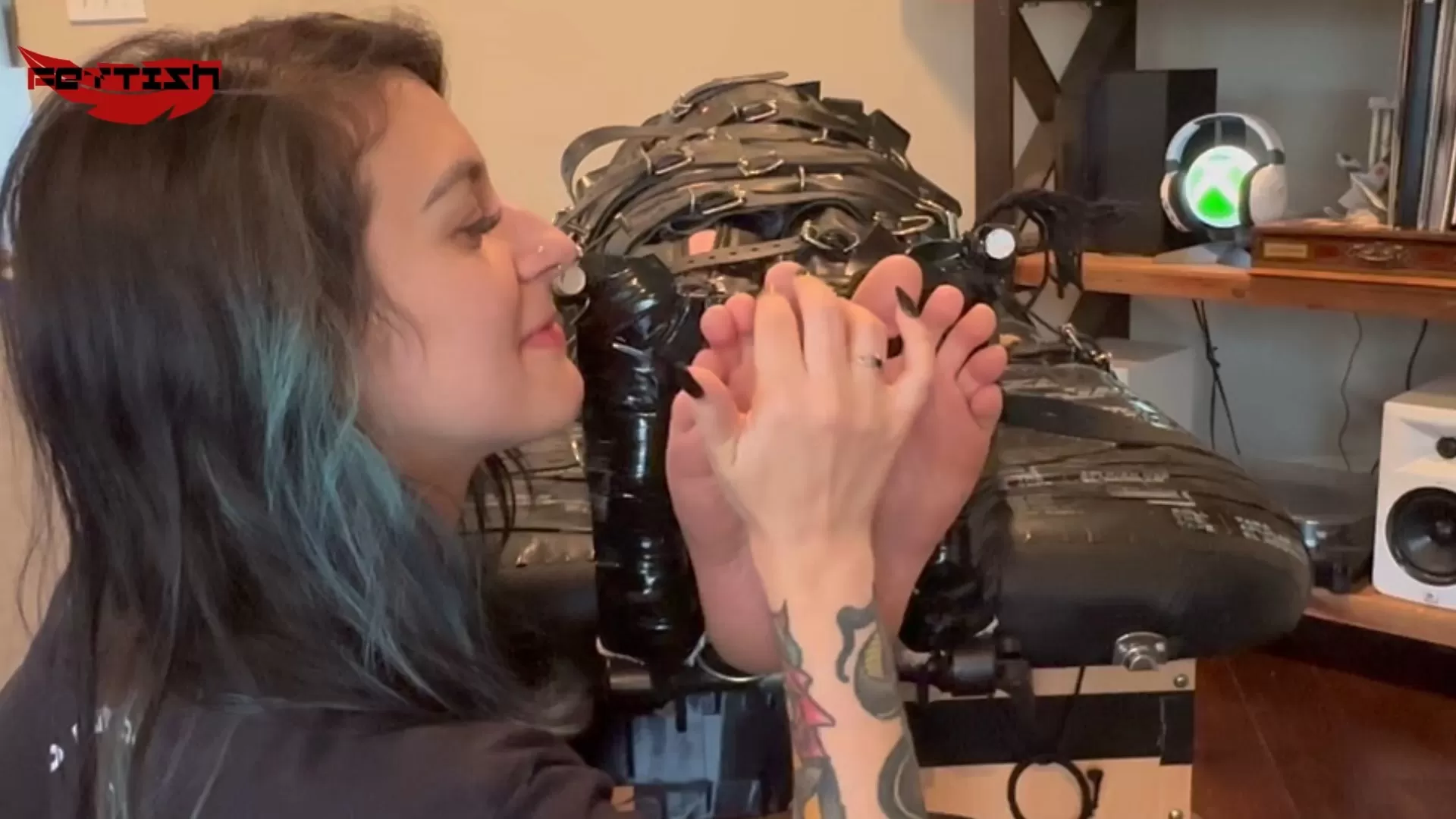 Fettish – The Tickle Table – Jordan.mp4_snapshot_01.40.000.webp