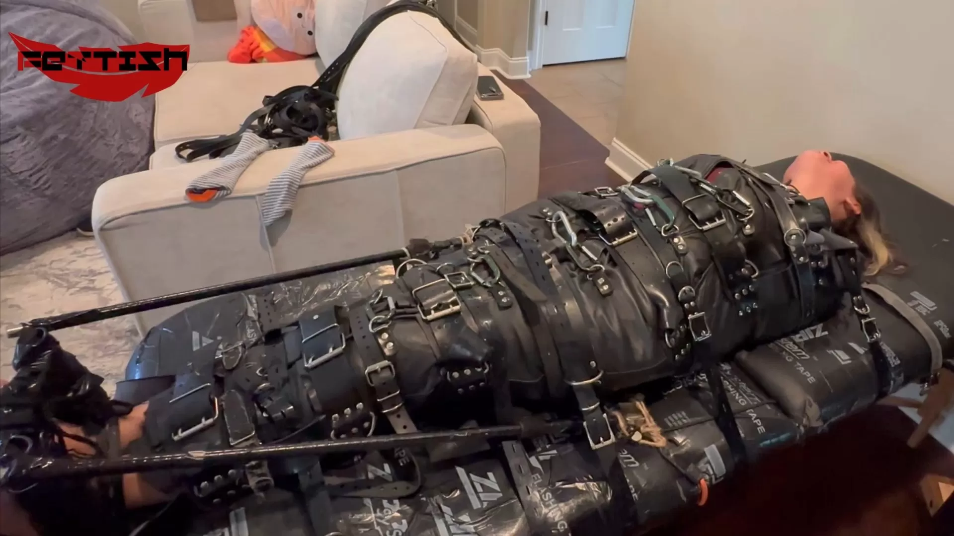 Fettish – The Tickle Table – Juni.mp4_snapshot_08.45.000.webp