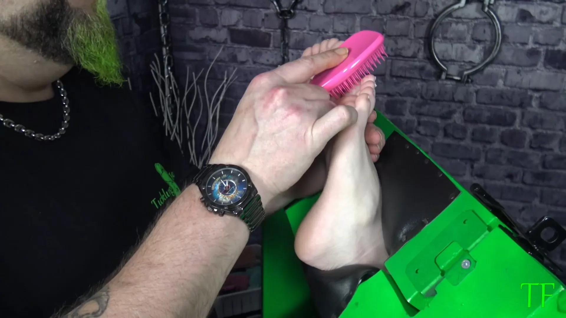 TicklingFootworX – Phoenix Feet Up High and Tickled.mp4_snapshot_03.00.000.webp