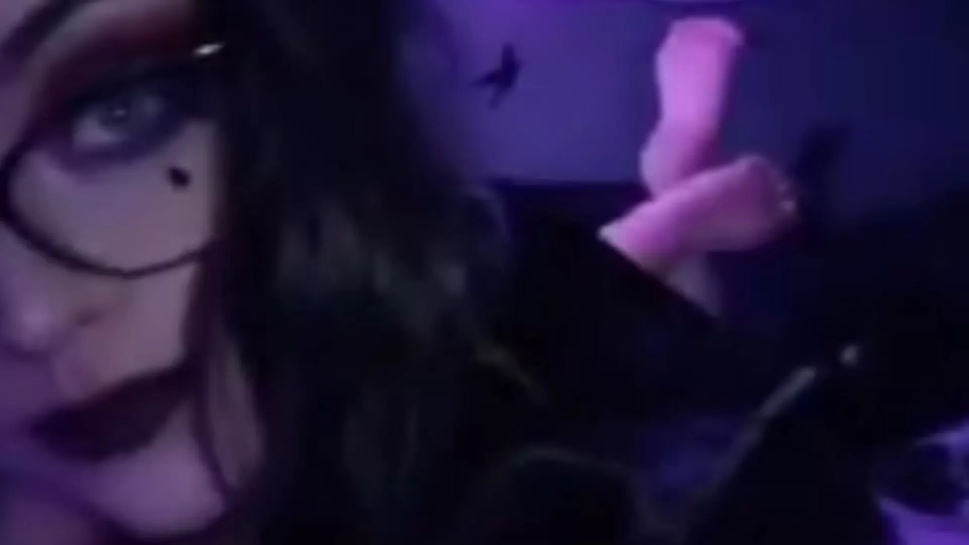 Fettish – Tickle Table – V the Tease.mp4_snapshot_00.08.535.webp