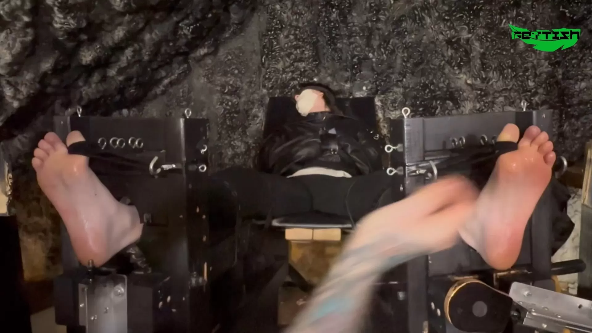 Fettish – Tickle Therapy Challenge – Amecia.mp4_snapshot_02.55.000.webp