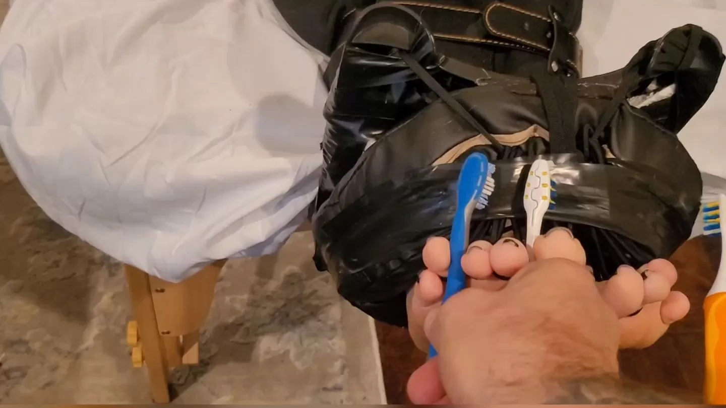 Fettish – Violet Gein vs Tickle Table 2.mp4_snapshot_13.58.000.webp