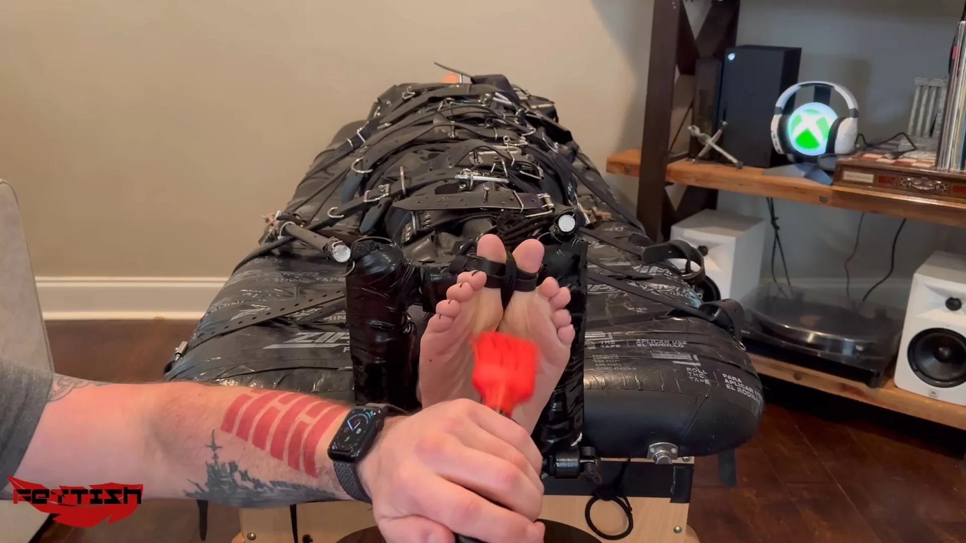 Fettish – The Tickle Table – Zelda II.mp4_snapshot_01.09.000.webp