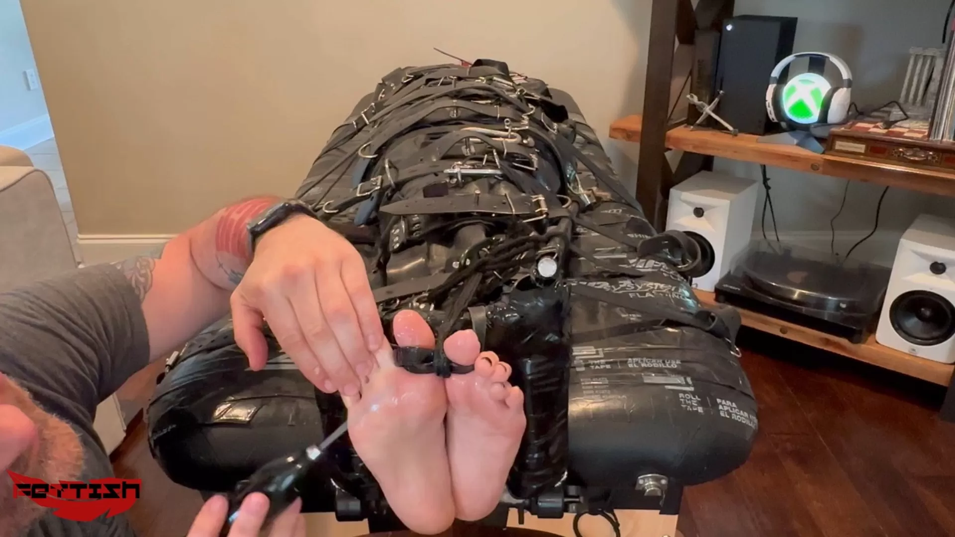 Fettish – The Tickle Table – Zelda II.mp4_snapshot_13.26.000.webp