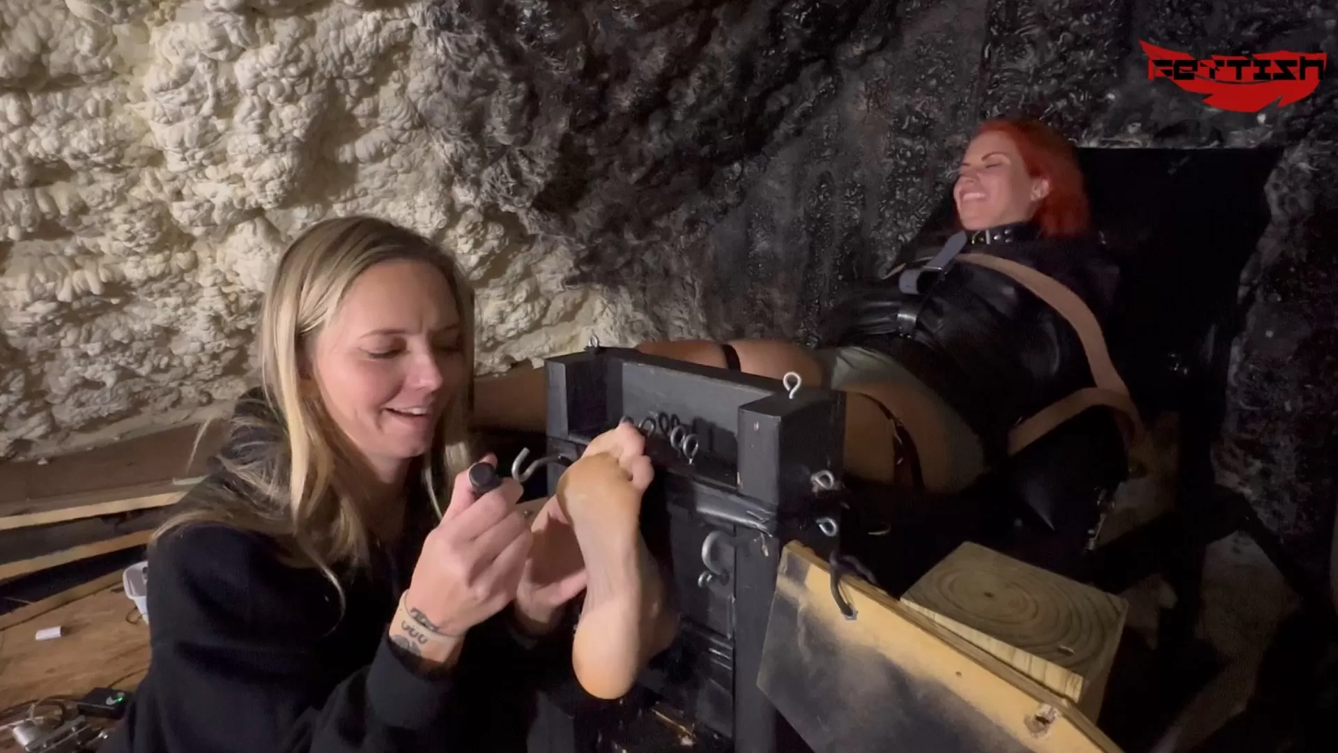 Fettish – Tickle Therapy – MJ vs Sunnie.mp4_snapshot_09.06.166.webp