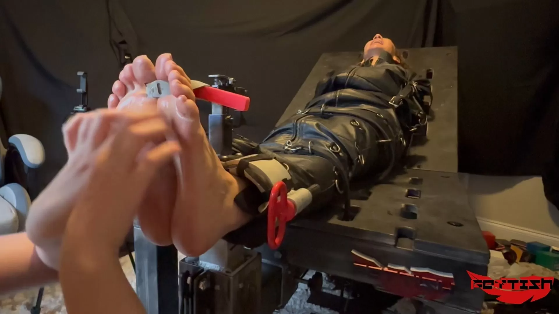 Fettish – The Roaster Coaster – Lee Von Lux and Zori.mp4_snapshot_07.49.966.webp