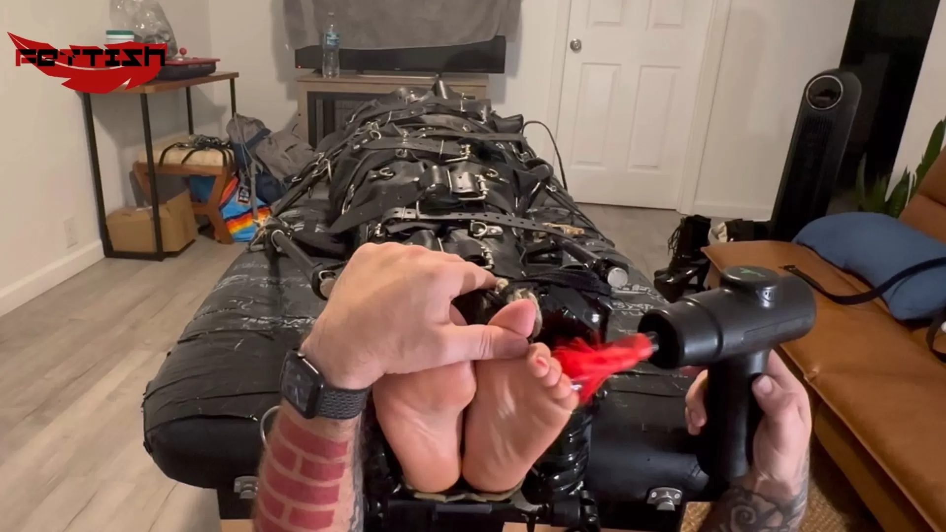 Fettish – The Tickle Table – Goddess Jess.mp4_snapshot_07.00.033.webp