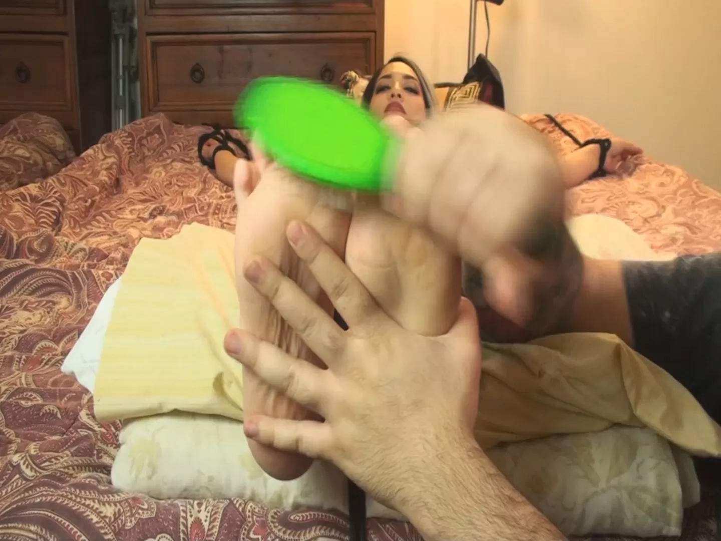 TheTickleRoom - Perlas Holiday Tickle Opening the Clip Vault.mp4_snapshot_12.47.433.webp