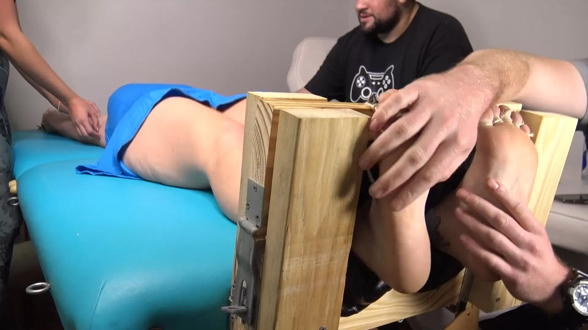 TheTickleRoom – Rosies Return Pt 4 Rosies Revenge on Claudia.mp4_snapshot_00.52.752.webp