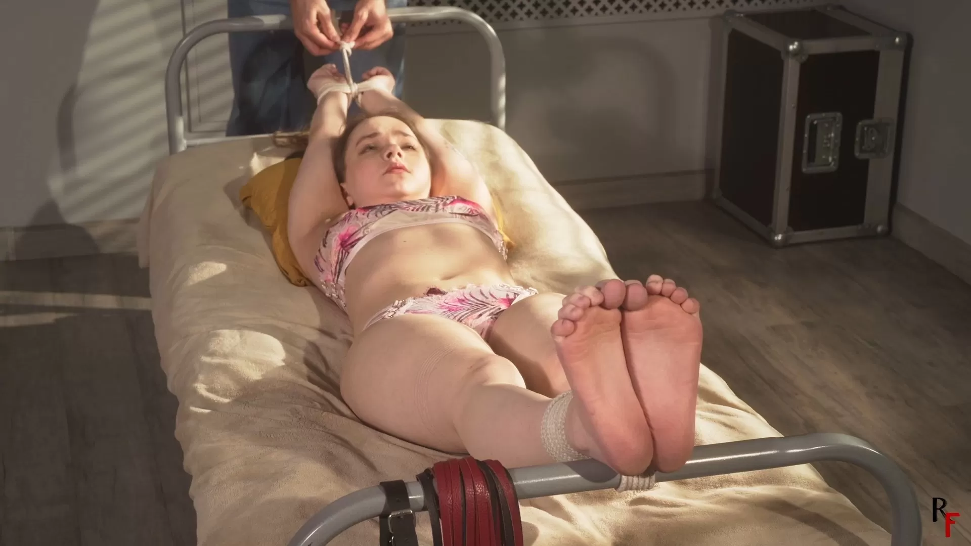 RFStudioProduction – Arina – Tickling and Bastinado on the Bed.mp4_snapshot_01.webp