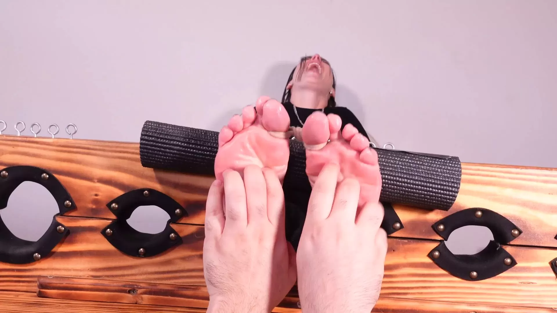 TheTickleRoom – April Big Feet Hysteria!.mp4_snapshot_12.50.536.webp