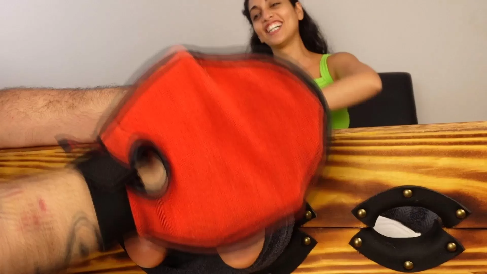 TheTickleRoom – Carnivals First Time Pt 1 “SOFT Soles”.mp4_snapshot_11.22.214.webp