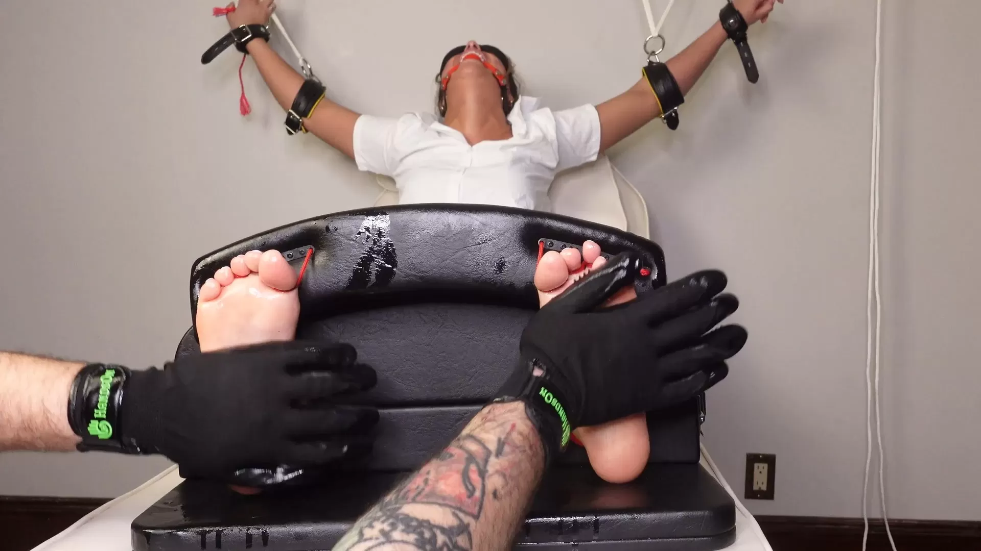 TheTickleRoom – Layla The Schoolgirls “Sensory Hell”.mp4_snapshot_02.05.125.webp