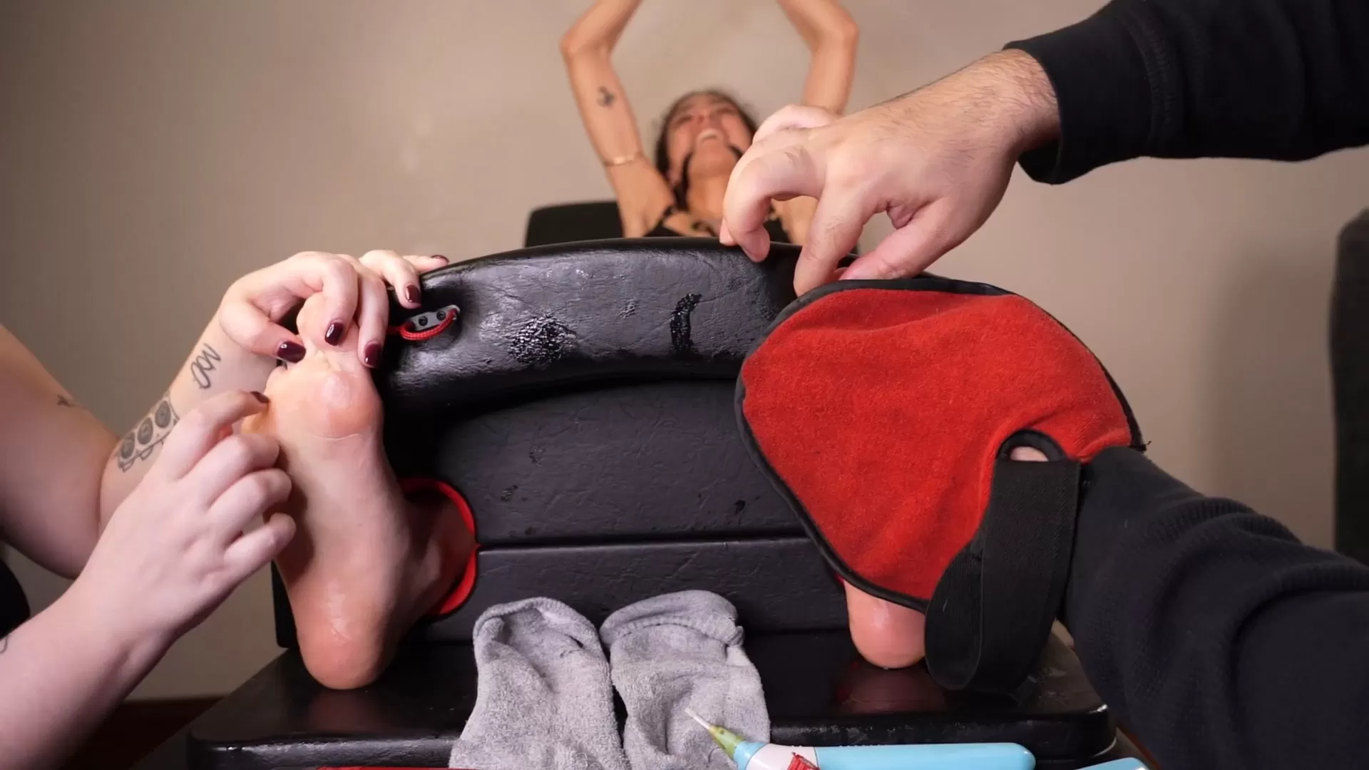 TheTickleRoom – Ambers Gagged Foot Tickle Vals Revenge.mp4_snapshot_02.37.257.webp