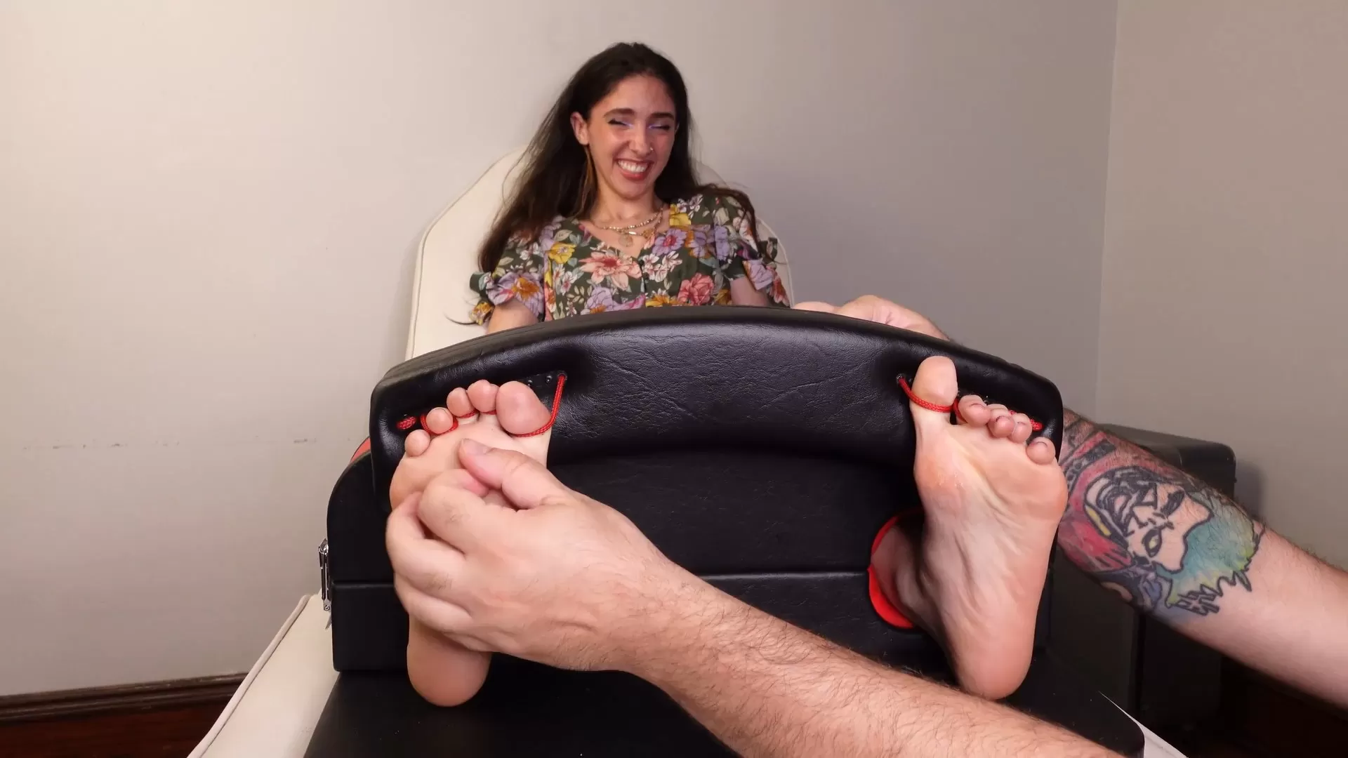 TheTickleRoom – Ambers Tickle Blackjack.mp4_snapshot_25.33.198.webp