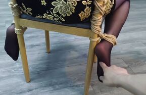 活力少女椅缚强制TK（在线播）